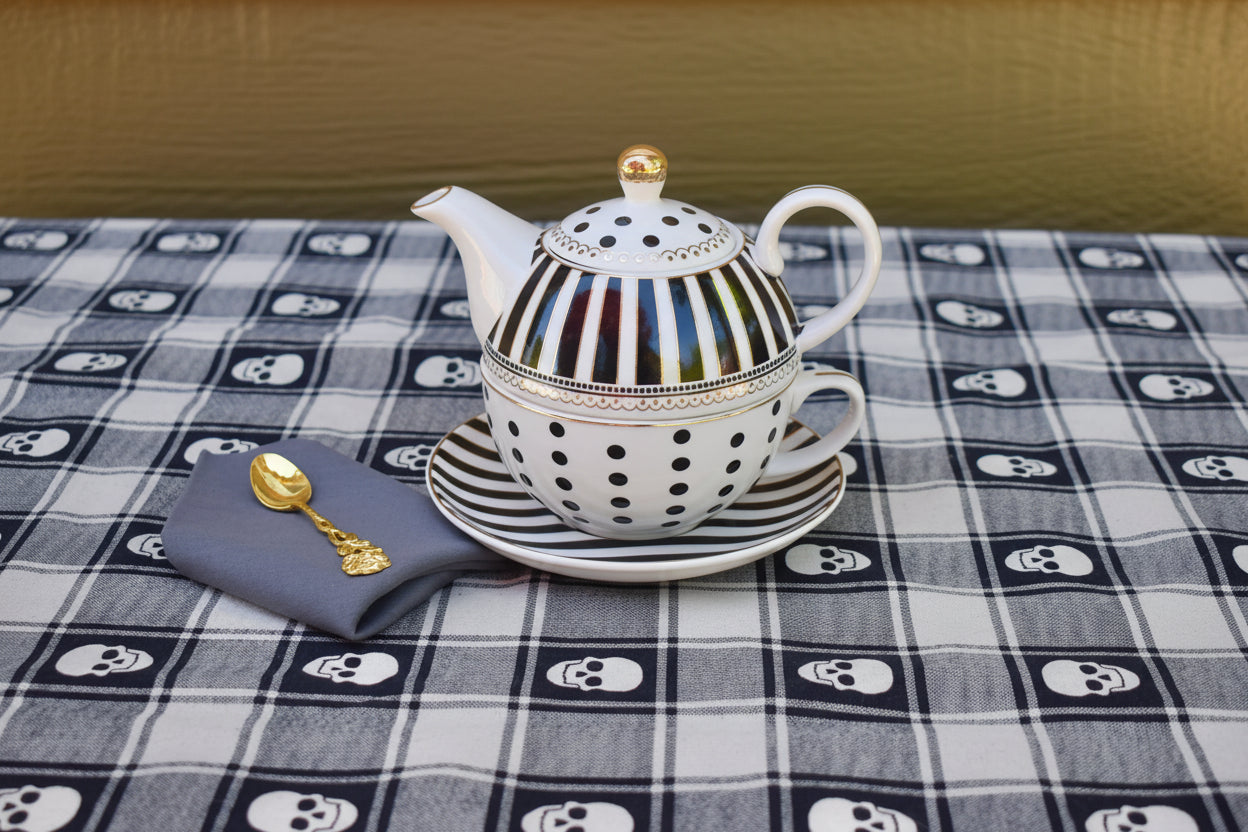 Black and White Tea For One Gift Set