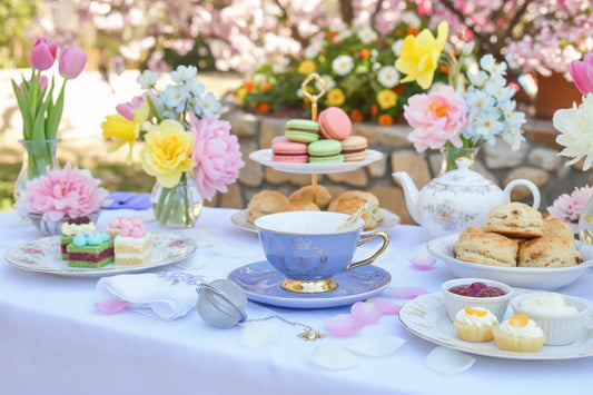 Bridgerton Inspired Wisteria Teacup Gift Set