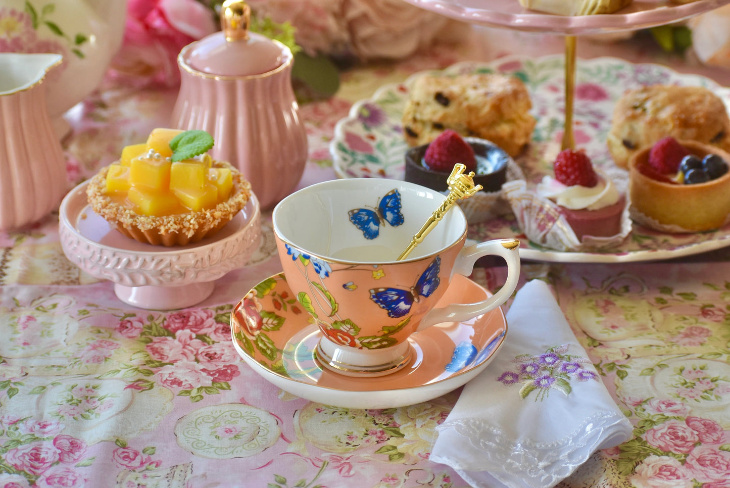 Renaissance Garden in Coral Teacup Gift Set