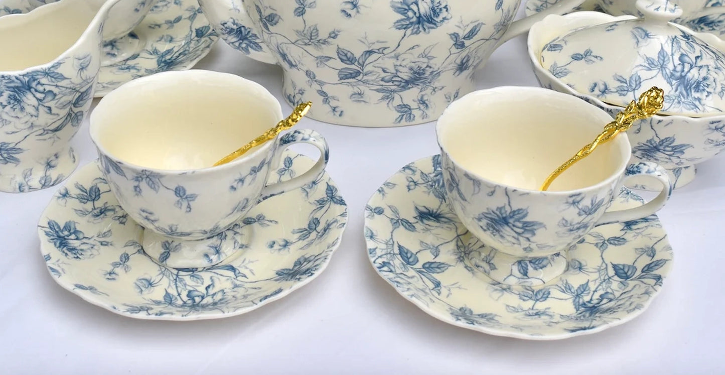 Toile Blue and White Teacup Gift Set