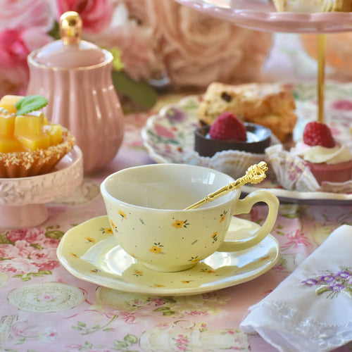 Daisies Coquette Yellow Teacup Gift Set