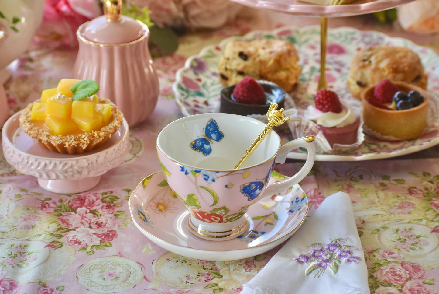 Renaissance Garden in Blossom Teacup Gift Set