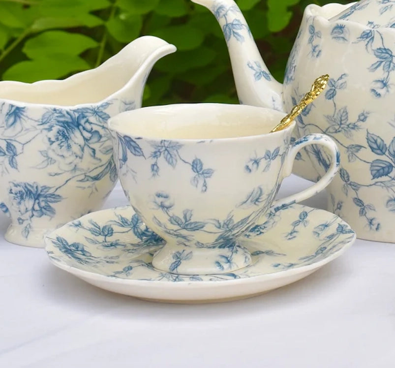 Toile Blue and White Teacup Gift Set