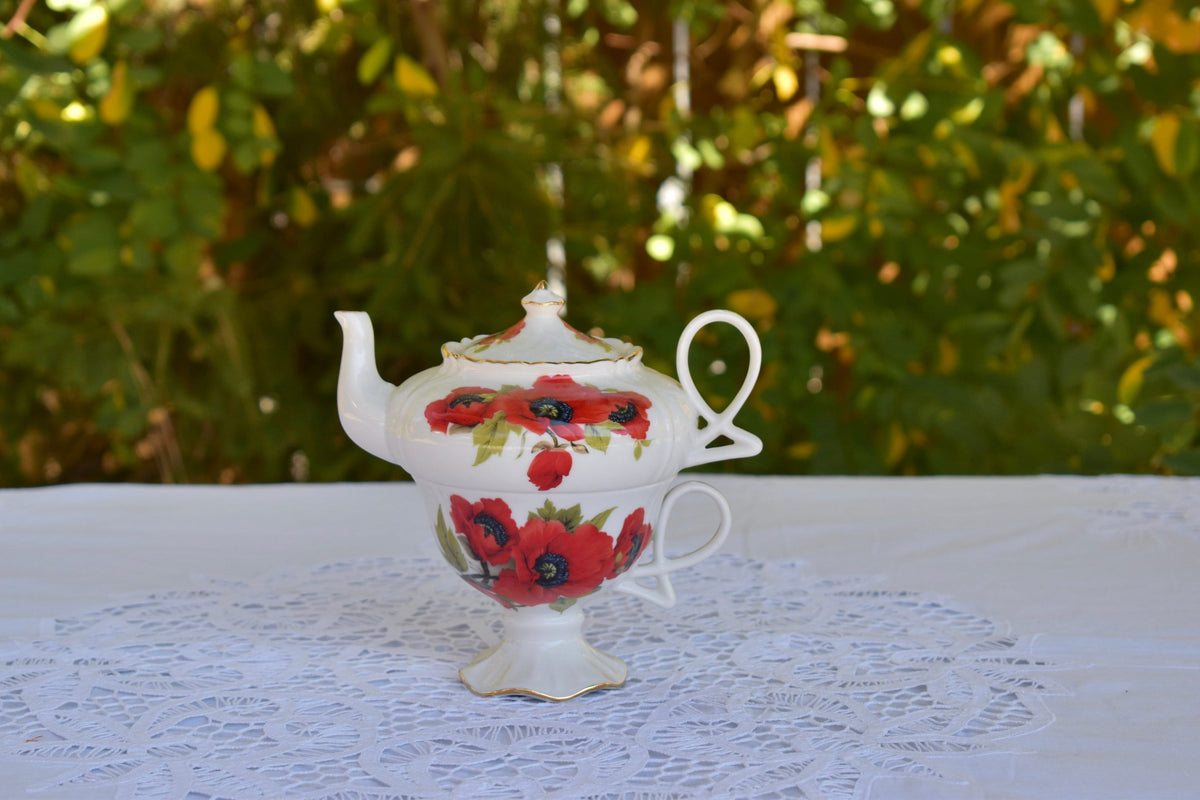 Scarlet Poppies Tea for One Gift Set
