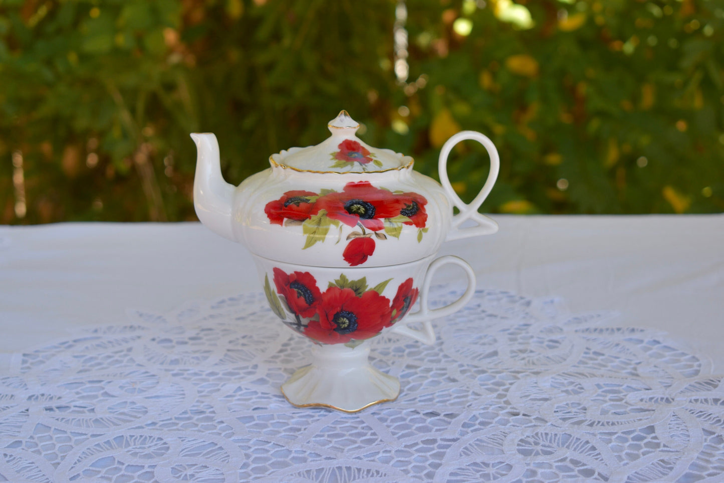 Scarlet Poppies Tea for One Gift Set