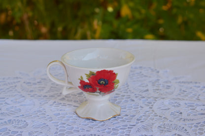 Scarlet Poppies Tea for One Gift Set