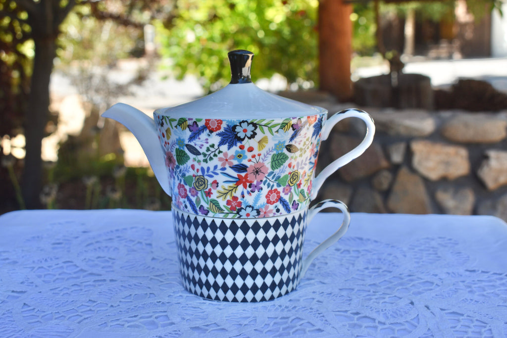 Mad Hatter Themed Tea for One Gift Set