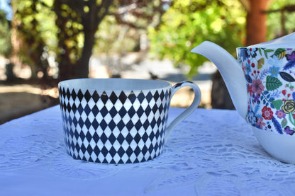 Mad Hatter Themed Tea for One Gift Set